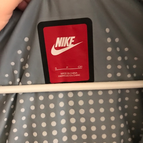 Nike jacket - Picture 3 of 6